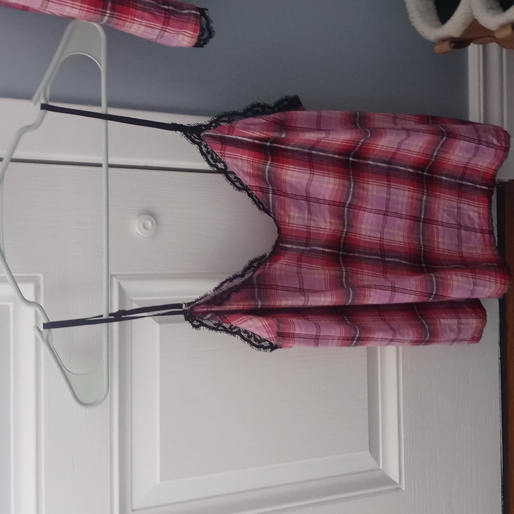 Cozy Victoria's Secret PJ Pink flannel set. - Picture 9 of 13